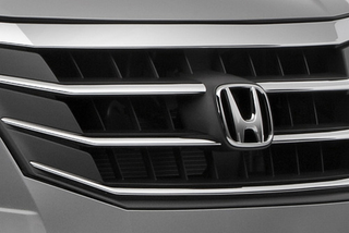 Illustration for article titled Honda Accord Crosstour's New Smile Up Close